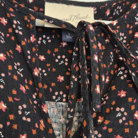 Universal Thread Blouse - Picture 4 of 5